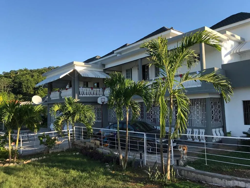 Veneshia'S Coral Gardens Montego Bay