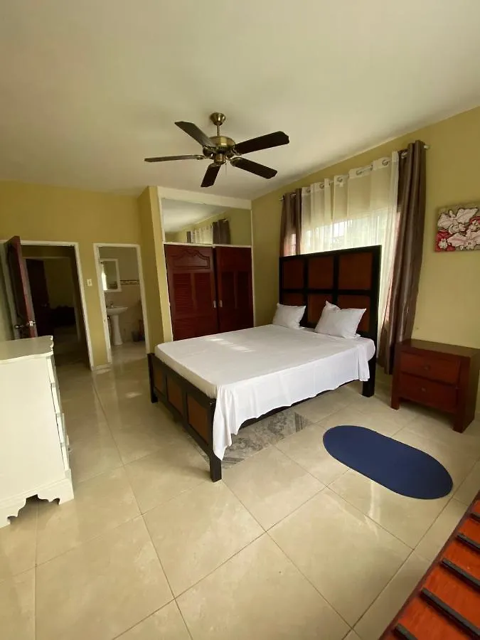 Veneshia'S Coral Gardens Holiday home Montego Bay